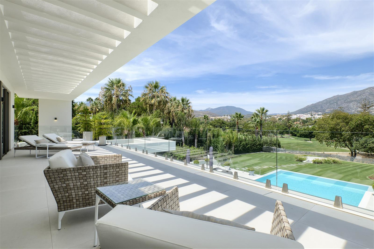 Nueva Andalucia Luxury Villa