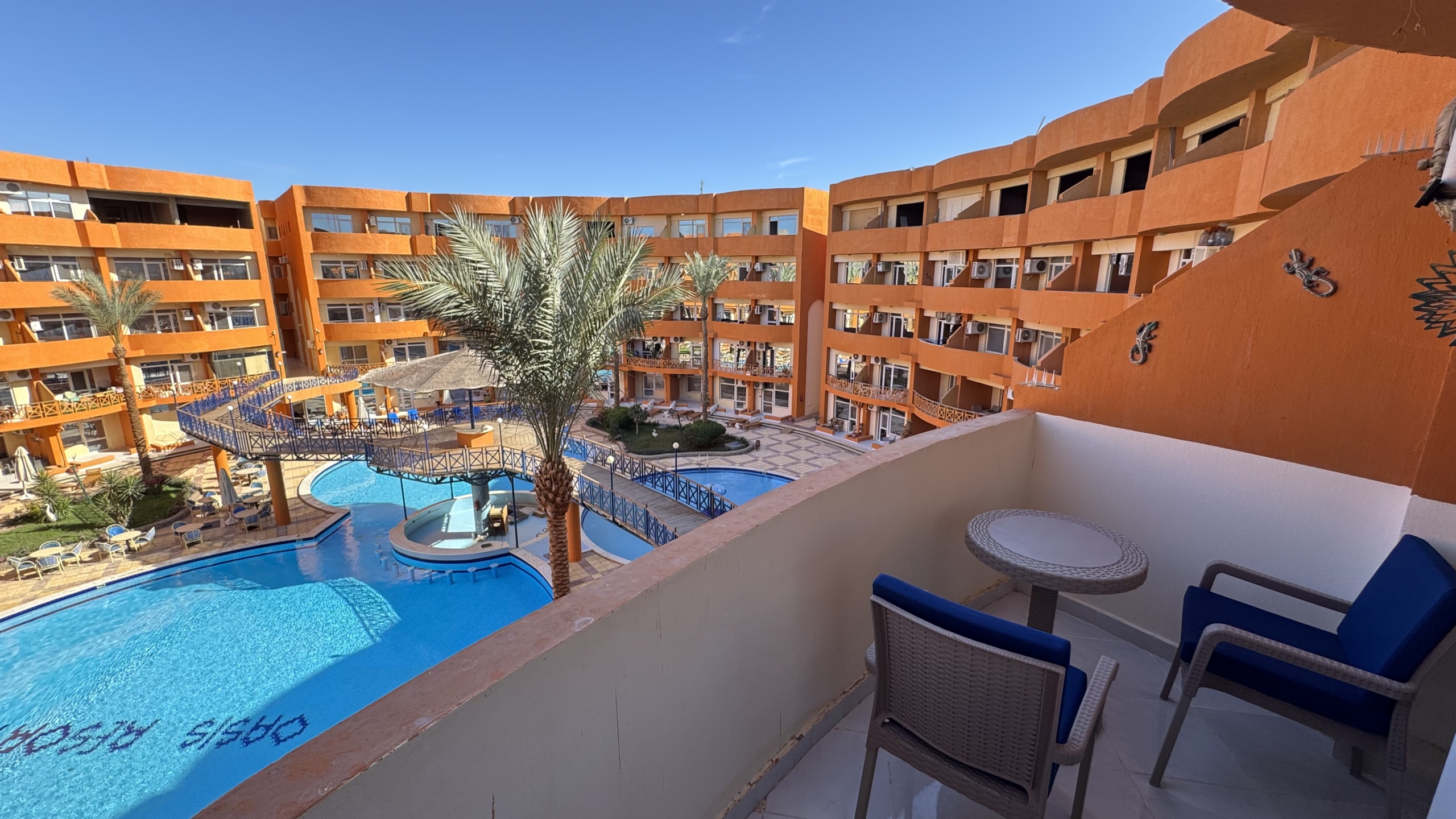 2 Bed Apartment in Oasis Resort