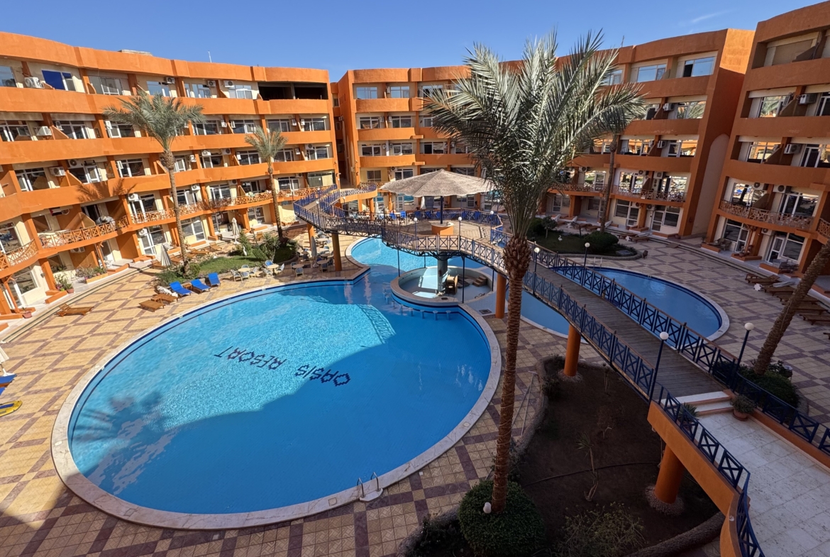 2 Bed Apartment in Oasis Resort
