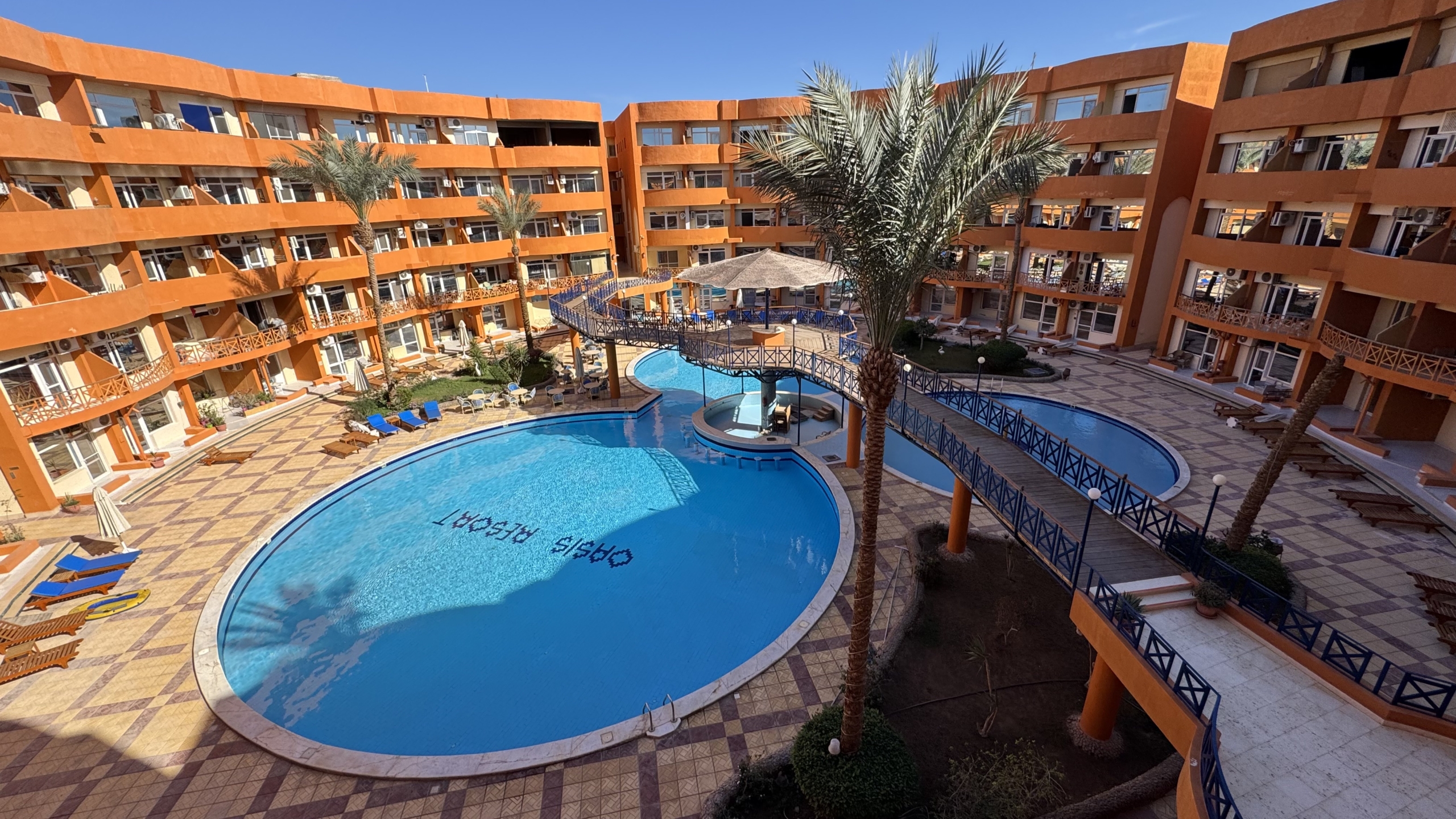 2 Bed Apartment in Oasis Resort
